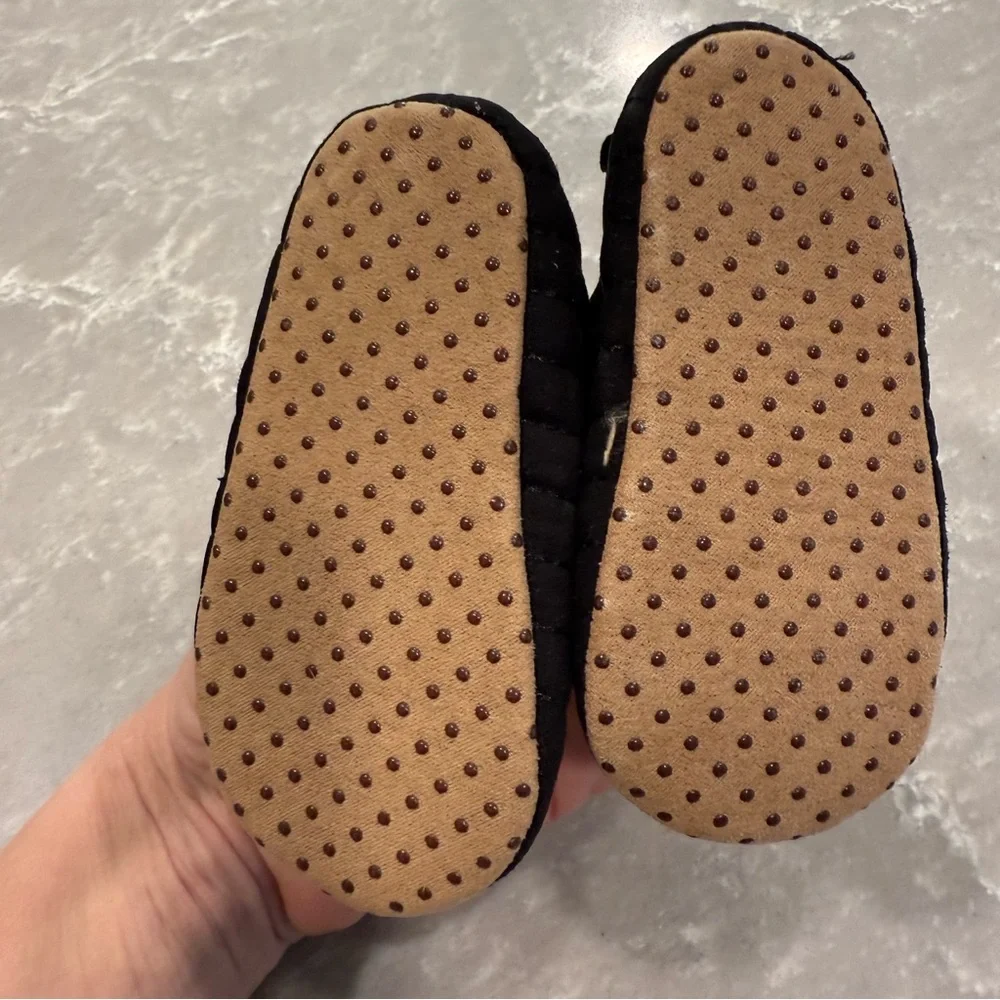 Old Navy Quilted Black Velvet Mary Jane Dress Shoes 6-12M EUC